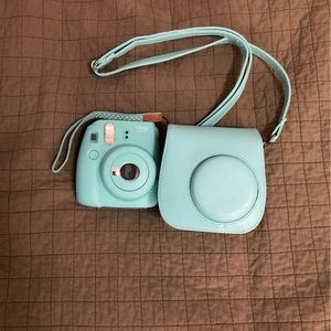 Fujifilm Mint Green with case